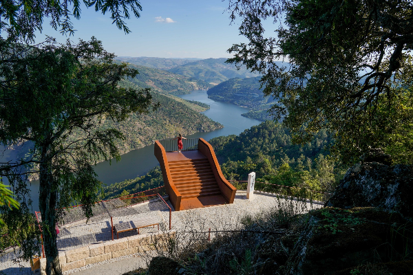 Ponto de Interesse - Miradouro do Ujo - São Mamede de Ribatua| Alijó| Douro