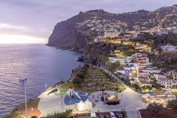 Ponto de Interesse - Miradouro e Jardim do Ilhéu - Câmara de Lobos| Câmara de Lobos| Região Autónoma da Madeira