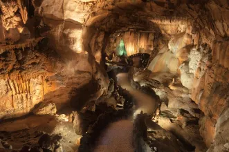 Local - Grutas de Mira de Aire - Mira de Aire| Porto de Mós| Região de Leiria