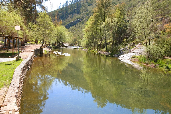 Ponto de Interesse - Praia Fluvial Penedo Furado - Vila de Rei| Vila de Rei| Beira Baixa