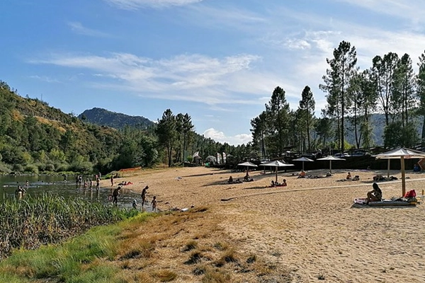Local - Praia Fluvial Janeiro de Baixo - Janeiro de Baixo| Pampilhosa da Serra| Região de Coimbra