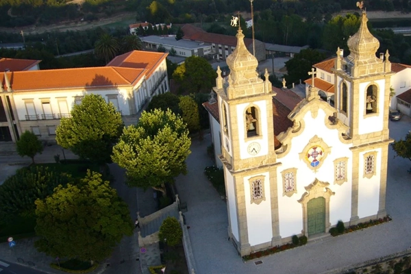 Ponto de Interesse - Igreja Matriz de Santa Comba Dão - Santa Comba Dão| Santa Comba Dão| Viseu Dão Lafões