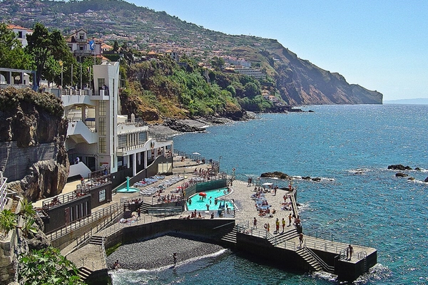 Local - Complexo Balnear da Barreirinha - Funchal| Região Autónoma da Madeira