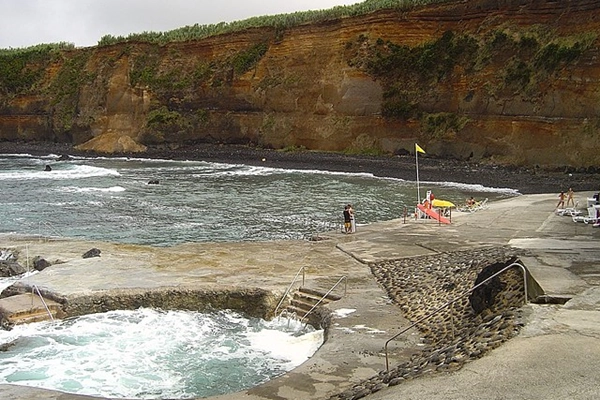 Local - Zona Balnear das Escaleiras - Praia da Vitória| Região Autónoma dos Açores