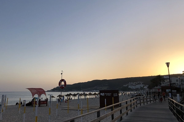 Local - Praia da Califórnia - Sesimbra| Área Metropolitana de Lisboa