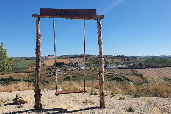 Ponto de Interesse - Baloiço - Entre Vinhas  - Carmões| Torres Vedras| Oeste