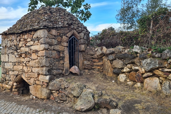 Ponto de Interesse - Forno Comunitário de Pinela - Pinela| Bragança| Terras de Trás-os-Montes