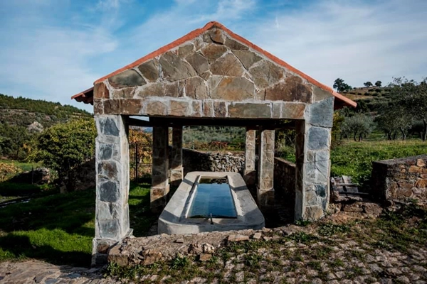 Ponto de Interesse - Tanque de Lavar de Ferradosa - Ferradosa | União das Freguesias de Ferradosa e Sendim da Serra| Alfândega da Fé| Terras de Trás-os-Montes