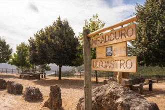 Local - Miradouro do Castro - Estrada António Teixeira Antunes|Freguesia de Ferreira do Zêzere| Ferreira do Zêzere| Médio Tejo| Portugal