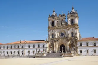 Local - Real Mosteiro de Santa Maria de Alcobaça - Municipio de Alcobaça| Leiria| Região de Leiria