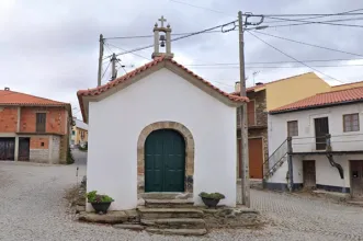Local - Capela dos Santos Mártires - Junta de Freguesia de Santulhão| Vimioso| Terras de Trás-os-Montes| Portugal