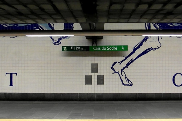 Local - Azulejos na Estação de Metro do Cais do Sodré - Misericórdia| Lisboa| Área Metropolitana de Lisboa