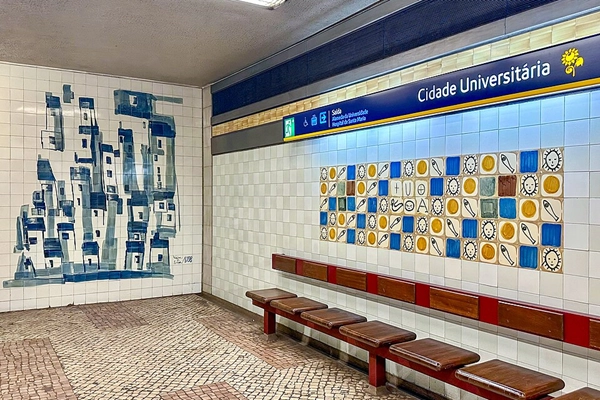 Local - Azulejos na Estação de Metro da Cidade Universitária - Alvalade| Lisboa| Área Metropolitana de Lisboa