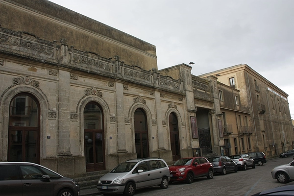 Local - Cine-Teatro Politeama - Santa Maria Maior| Lisboa| Área Metropolitana de Lisboa