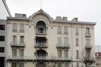 Local - Edifício na Rua Alexandre Herculano - Santo António| Lisboa| Área Metropolitana de Lisboa| Portugal