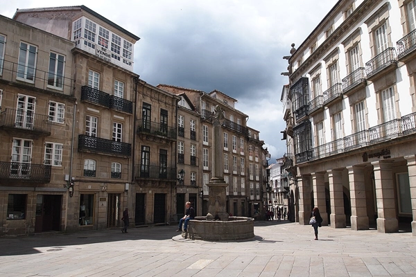 Local - Praça de Cervantes - Santiago de Compostela| A Coruña