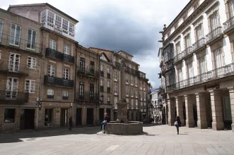 Local - Praça de Cervantes - Santiago de Compostela| A Coruña