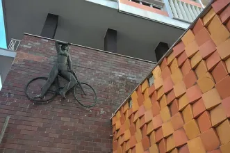 Local - Painel Cerâmico em Escadaria na Avenida Infante Santo - Estrela| Lisboa| Área Metropolitana de Lisboa