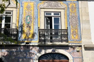 Local - Revestimento azulejar da fachada do Edifício no Campo de Santa Clara - São Vicente| Lisboa| Área Metropolitana de Lisboa