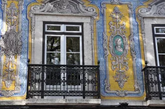 Local - Revestimento azulejar da fachada do Edifício no Campo de Santa Clara - São Vicente| Lisboa| Área Metropolitana de Lisboa