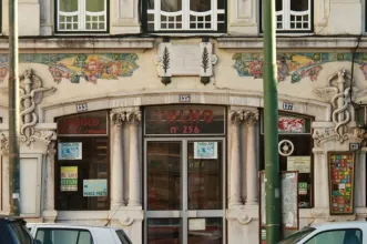 Local - Frisos Arte Nova do Edifício na Rua Saraiva de Carvalho - Campo de Ourique| Lisboa| Área Metropolitana de Lisboa