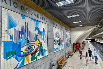 Local - Azulejos na Estação de Metro dos Restauradores - Santa Maria Maior| Lisboa| Área Metropolitana de Lisboa