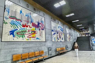 Local - Azulejos na Estação de Metro dos Restauradores - Santa Maria Maior| Lisboa| Área Metropolitana de Lisboa