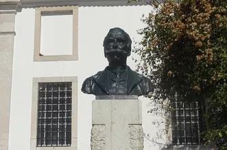 Local - Busto de Júlio de Castilho - Santa Maria Maior| Lisboa| Área Metropolitana de Lisboa