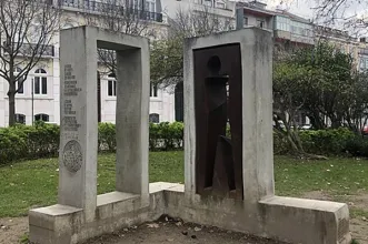 Local - Memorial de Homenagem às Vitimas de Homofobia - Misericórdia| Lisboa| Área Metropolitana de Lisboa