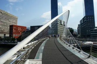 Local - Ponte Zubizuri - Bilbao| Bizkaia