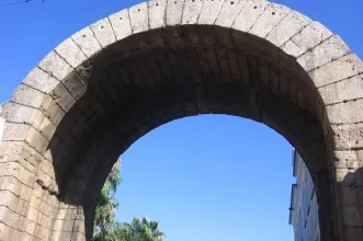 Local - Arco de Trajano - Mérida| Badajoz