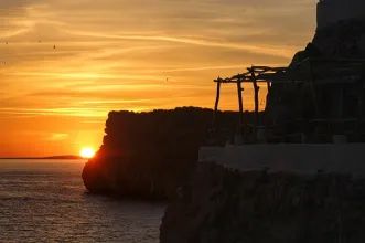 Local - Cova d’en Xoroi - Cala en Porter| Alaior| Illes Balears