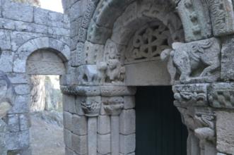 Ponto de Interesse - Igreja do antigo Mosteiro de São Pedro das Águias - Granjinha| Tabuaço| Douro