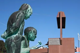 Ponto de Interesse - Monumento à Ourivesaria de Gondomar - Gondomar| Gondomar| Área Metropolitana do Porto