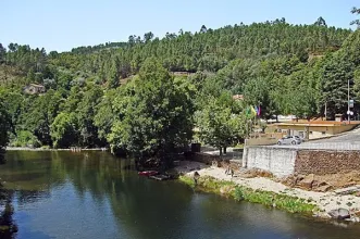 Local - Praia Fluvial Ponte das Três Entradas - Ponte das Três Entradas| Oliveira do Hospital| Região de Coimbra