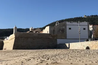 Local - Praia da Califórnia - Sesimbra| Área Metropolitana de Lisboa