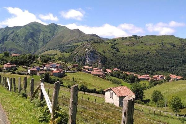 Route - Demués - Los Lagos - Onís| Asturias| España